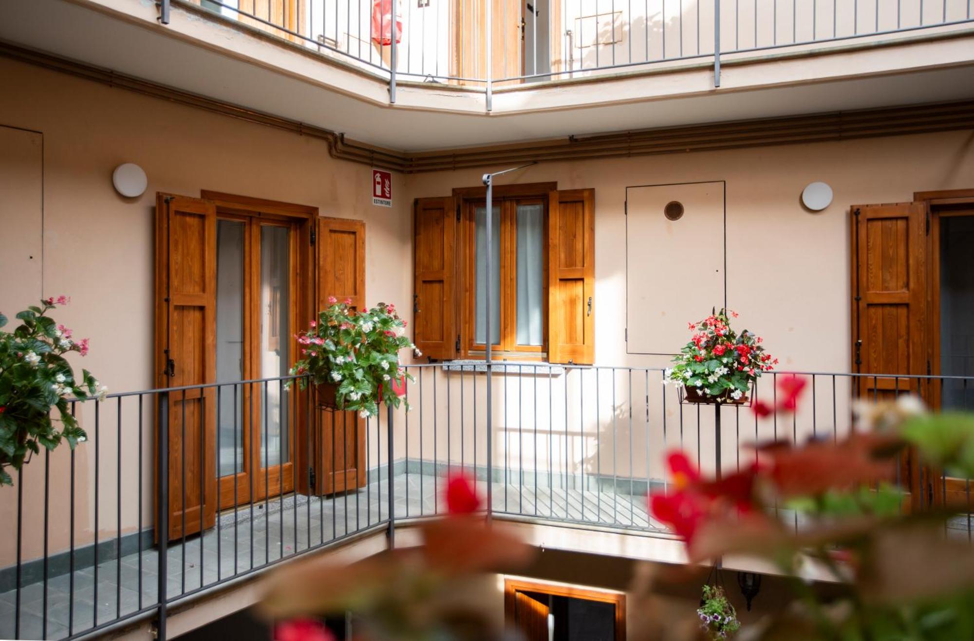 La Casa Del Sarto - Rooms And Apartments Lecco Esterno foto