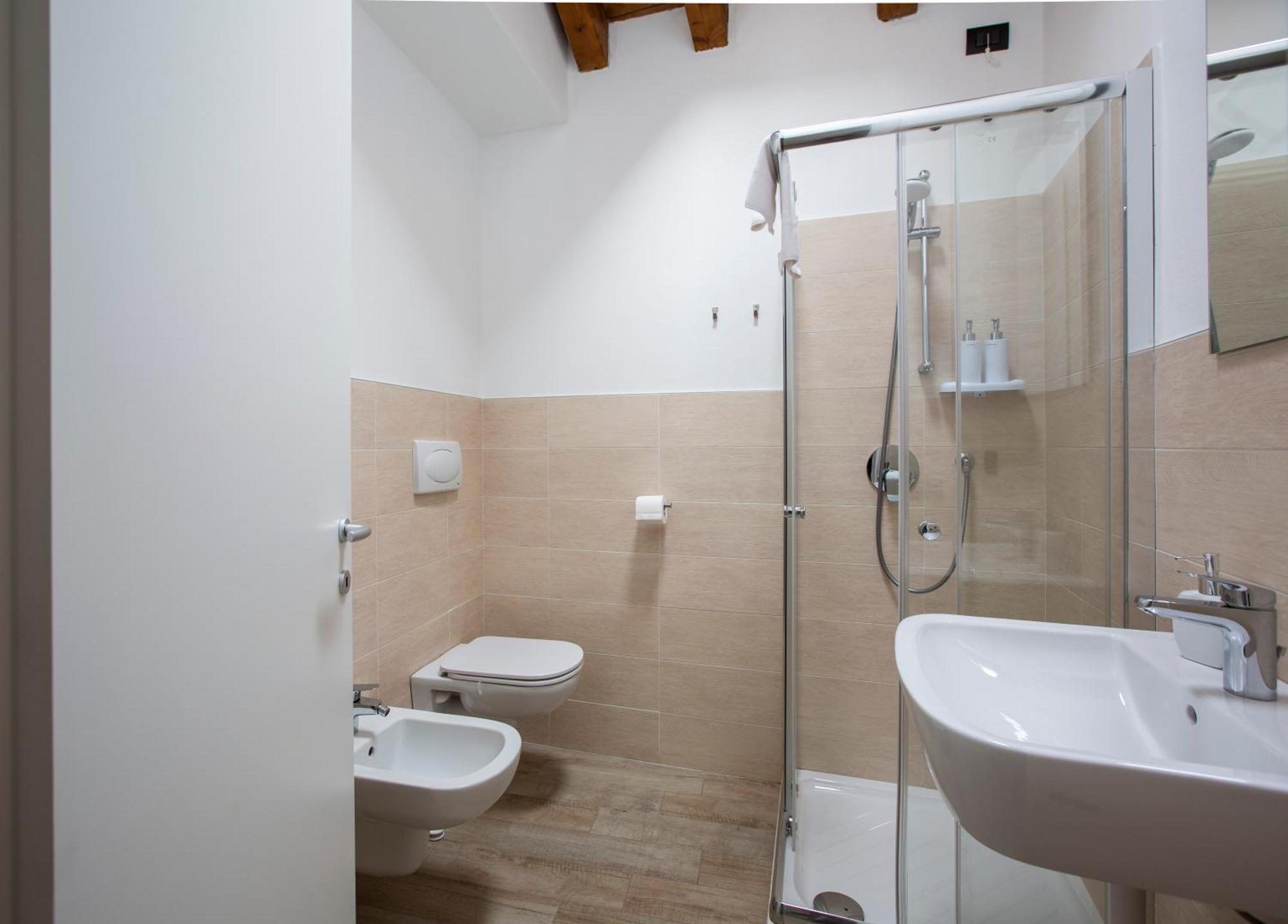 La Casa Del Sarto - Rooms And Apartments Lecco Esterno foto